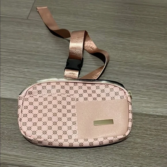 Stylish Pink Crossbody Bag - Picture 1 of 4